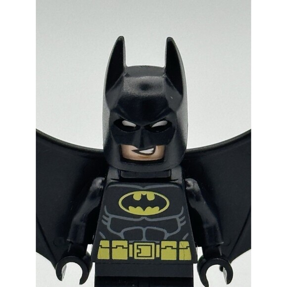 LEGO DC Super Heroes Batman Minifigure Black Wings 70913 Genuine Loose - Picture 2 of 9